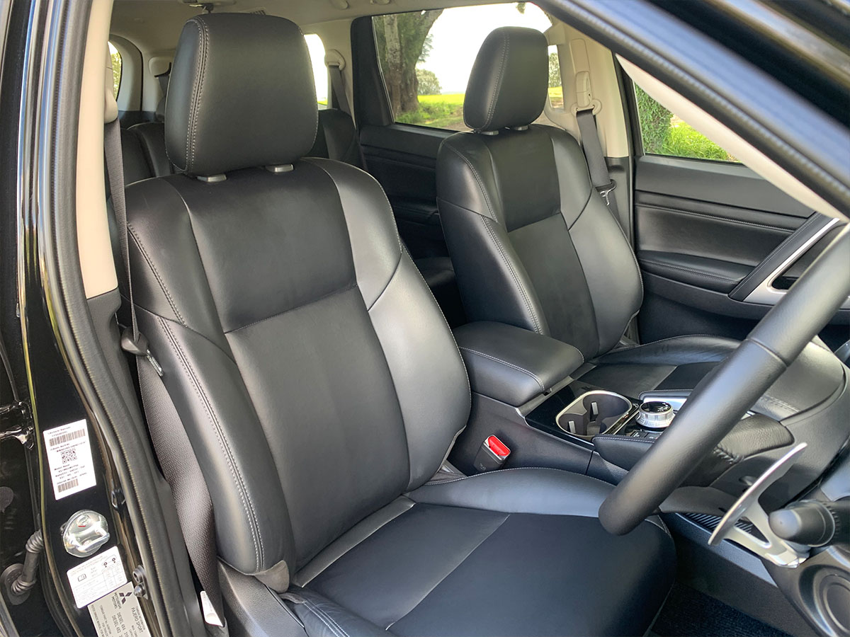 2023 Mitsubishi Pajero Sport VRX Black Edition