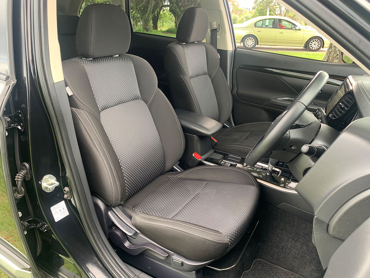 2021 Mitsubishi Outlander LS 2.4L Petrol 7 Seater Automatic