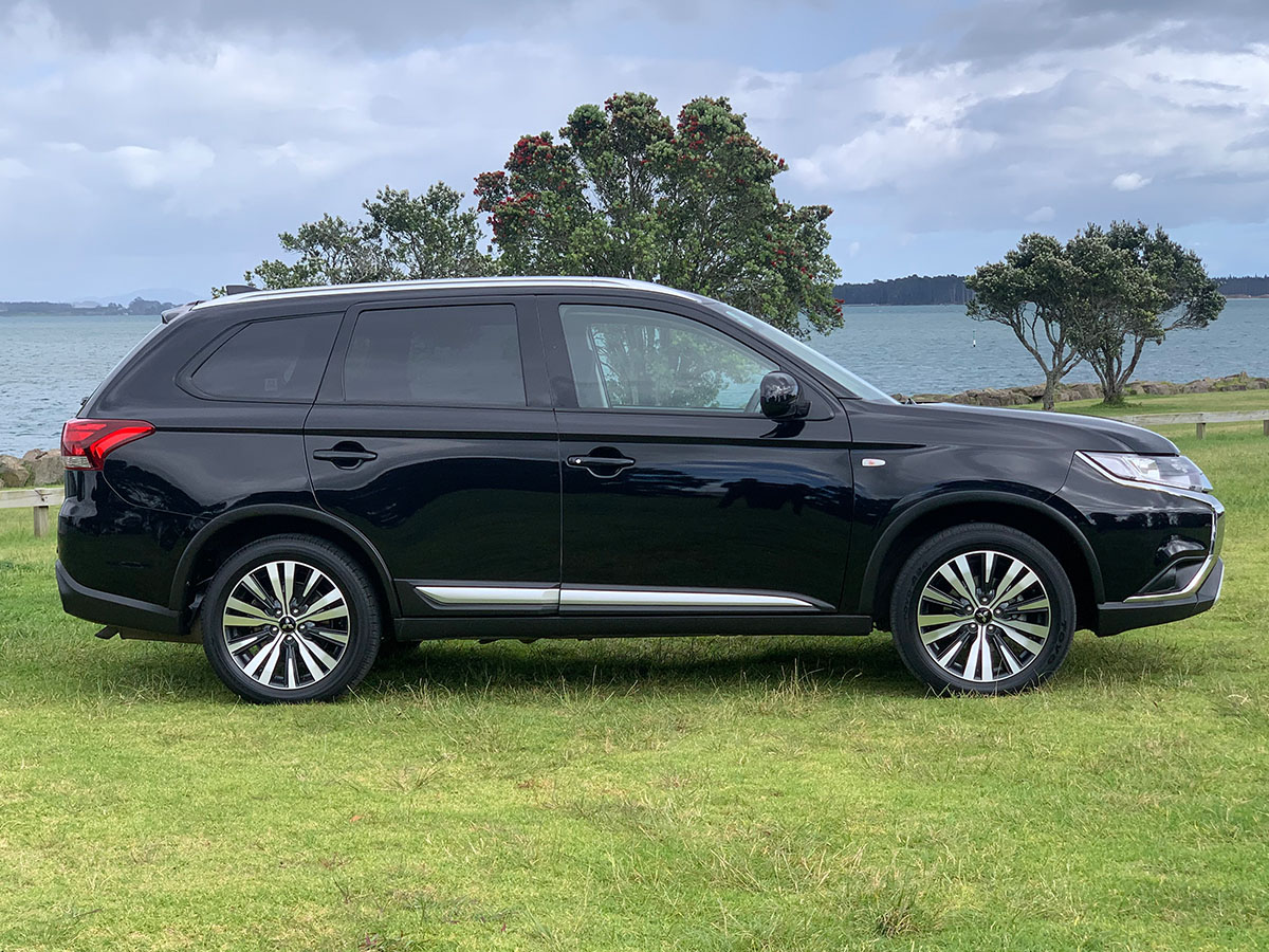 2021 Mitsubishi Outlander LS 2.4L Petrol 7 Seater Automatic