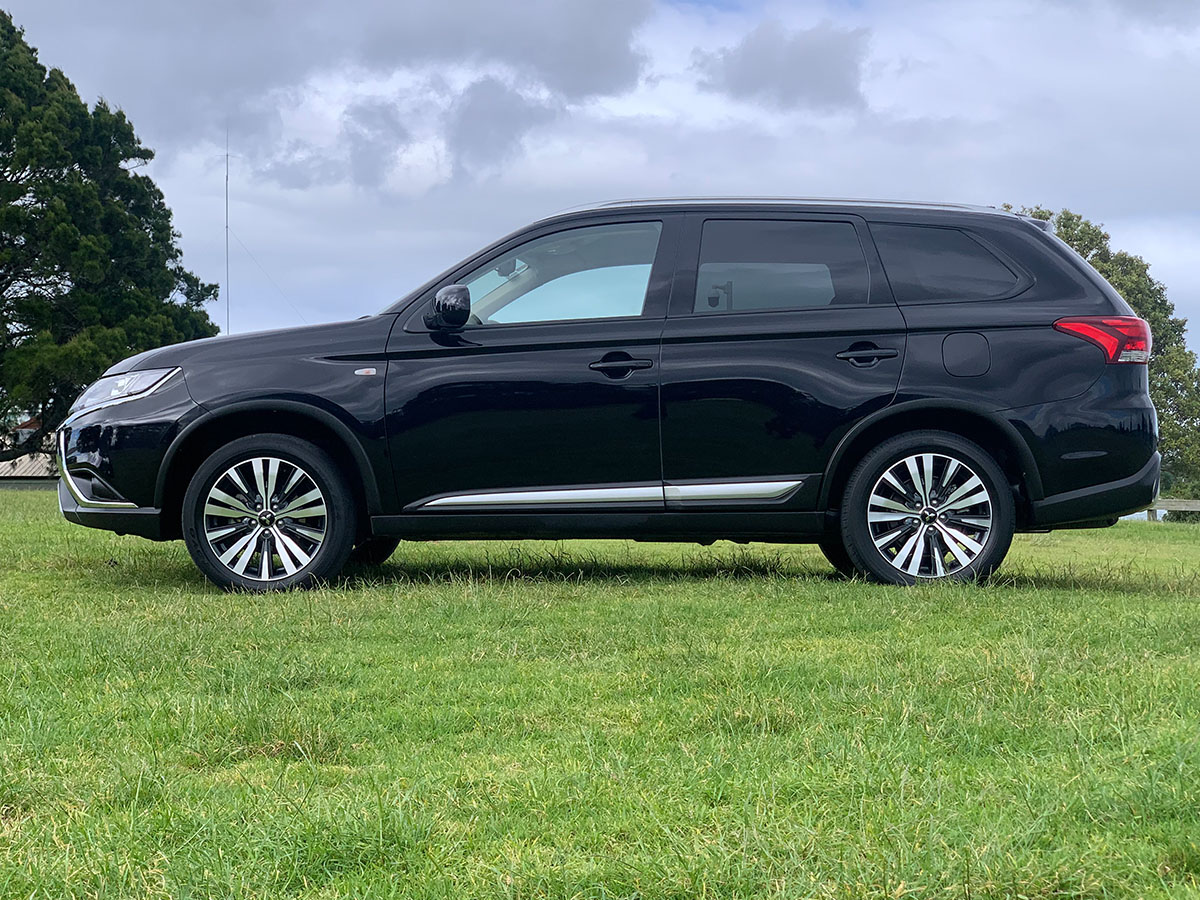 2021 Mitsubishi Outlander LS 2.4L Petrol 7 Seater Automatic