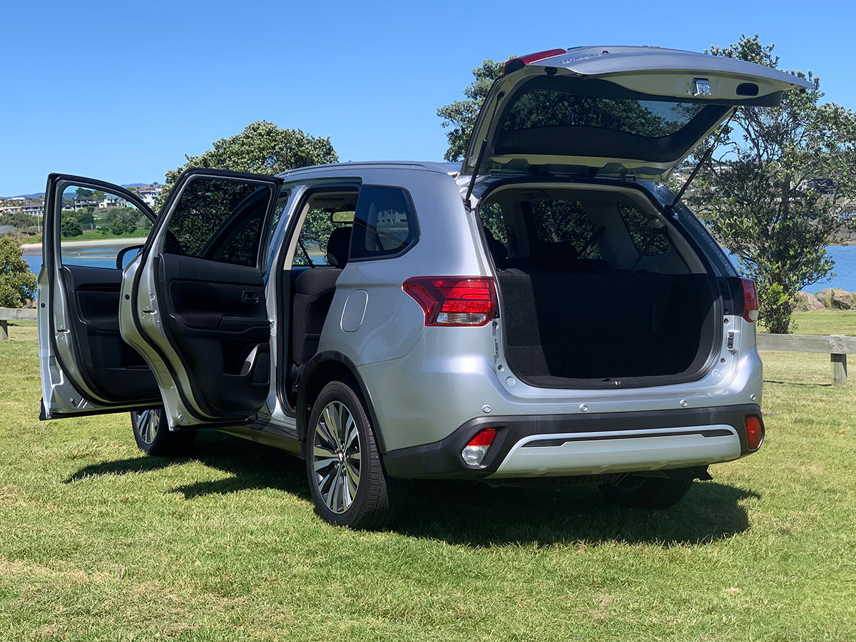 2021 Mitsubishi Outlander LS 2.4L Petrol 7 Seater Automatic