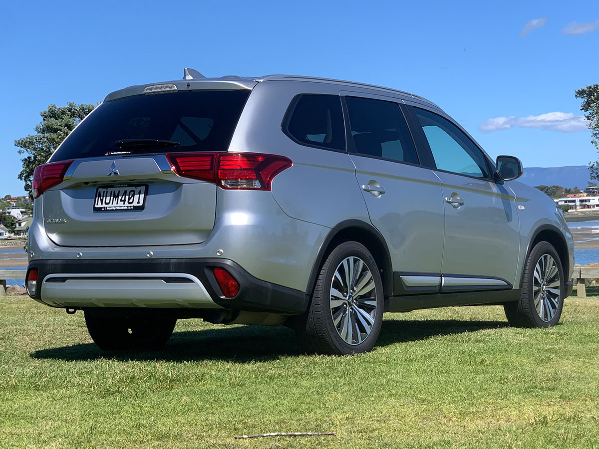 2021 Mitsubishi Outlander LS 2.4L Petrol 7 Seater Automatic