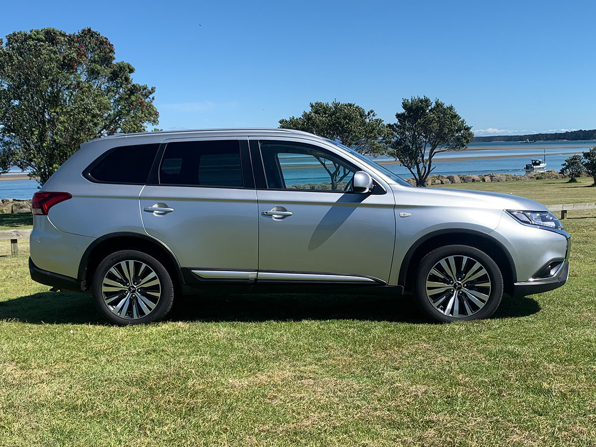 2021 Mitsubishi Outlander LS 2.4L Petrol 7 Seater Automatic