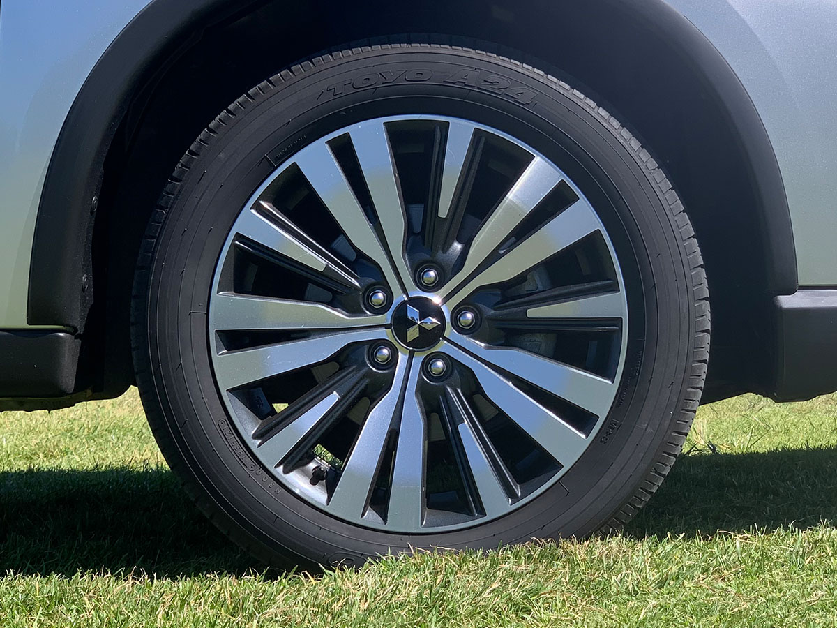 2021 Mitsubishi Outlander LS 2.4L Petrol 7 Seater Automatic