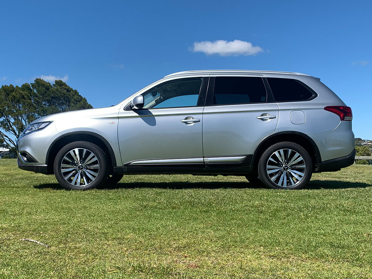 2021 Mitsubishi Outlander LS 2.4L Petrol 7 Seater Automatic