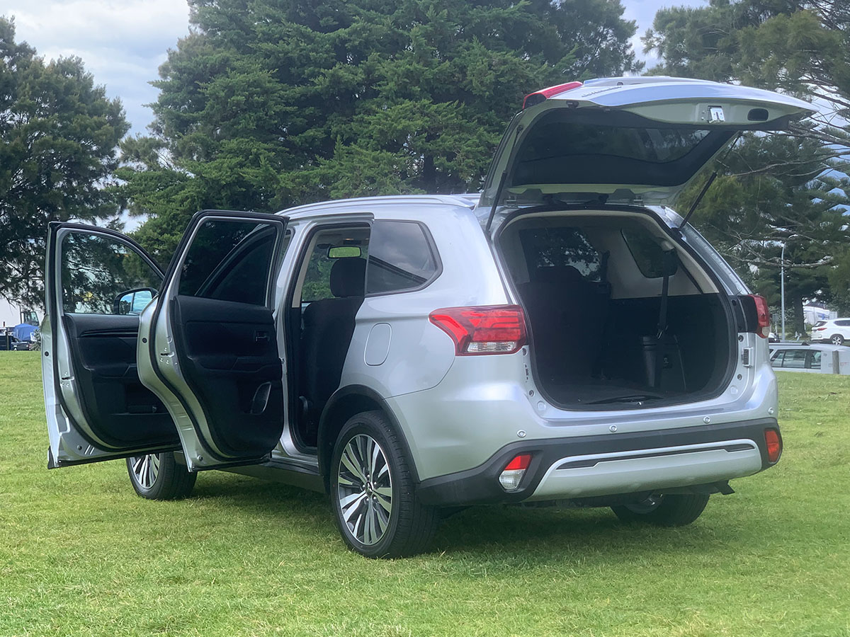 2021 Mitsubishi Outlander LS 2.4L Petrol 7 Seater Automatic