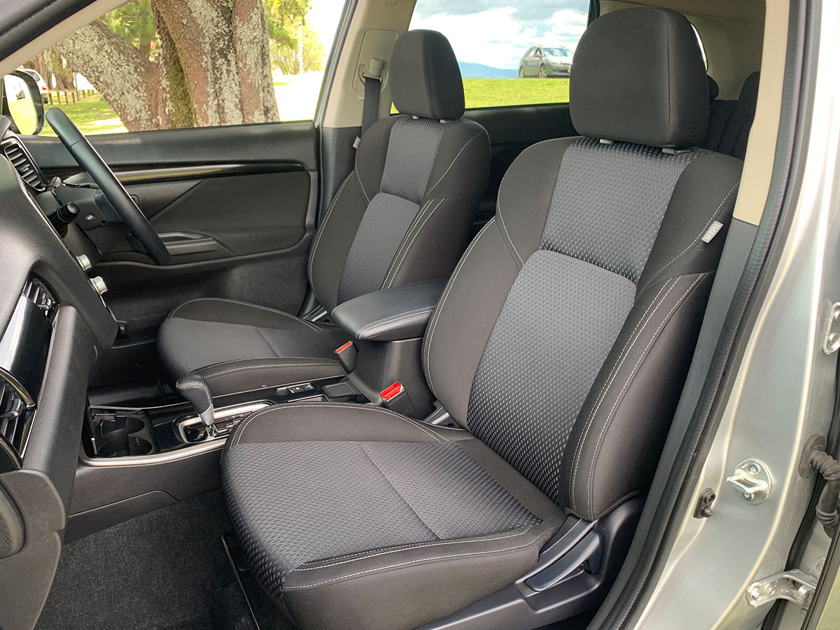 2021 Mitsubishi Outlander LS 2.4L Petrol 7 Seater Automatic