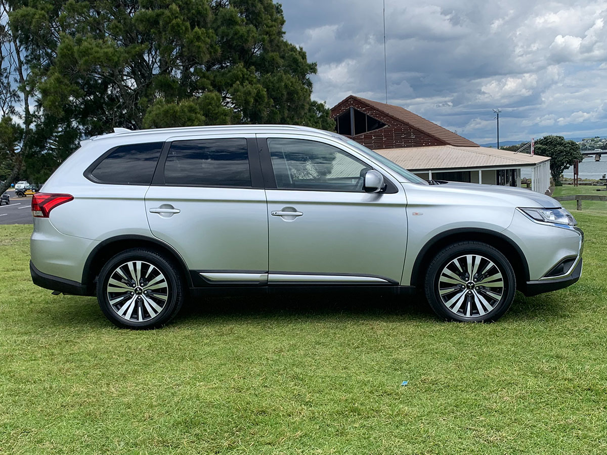 2021 Mitsubishi Outlander LS 2.4L Petrol 7 Seater Automatic