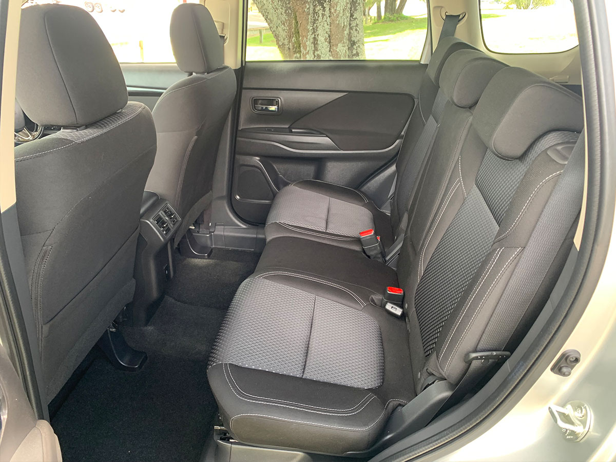 2021 Mitsubishi Outlander LS 2.4L Petrol 7 Seater Automatic