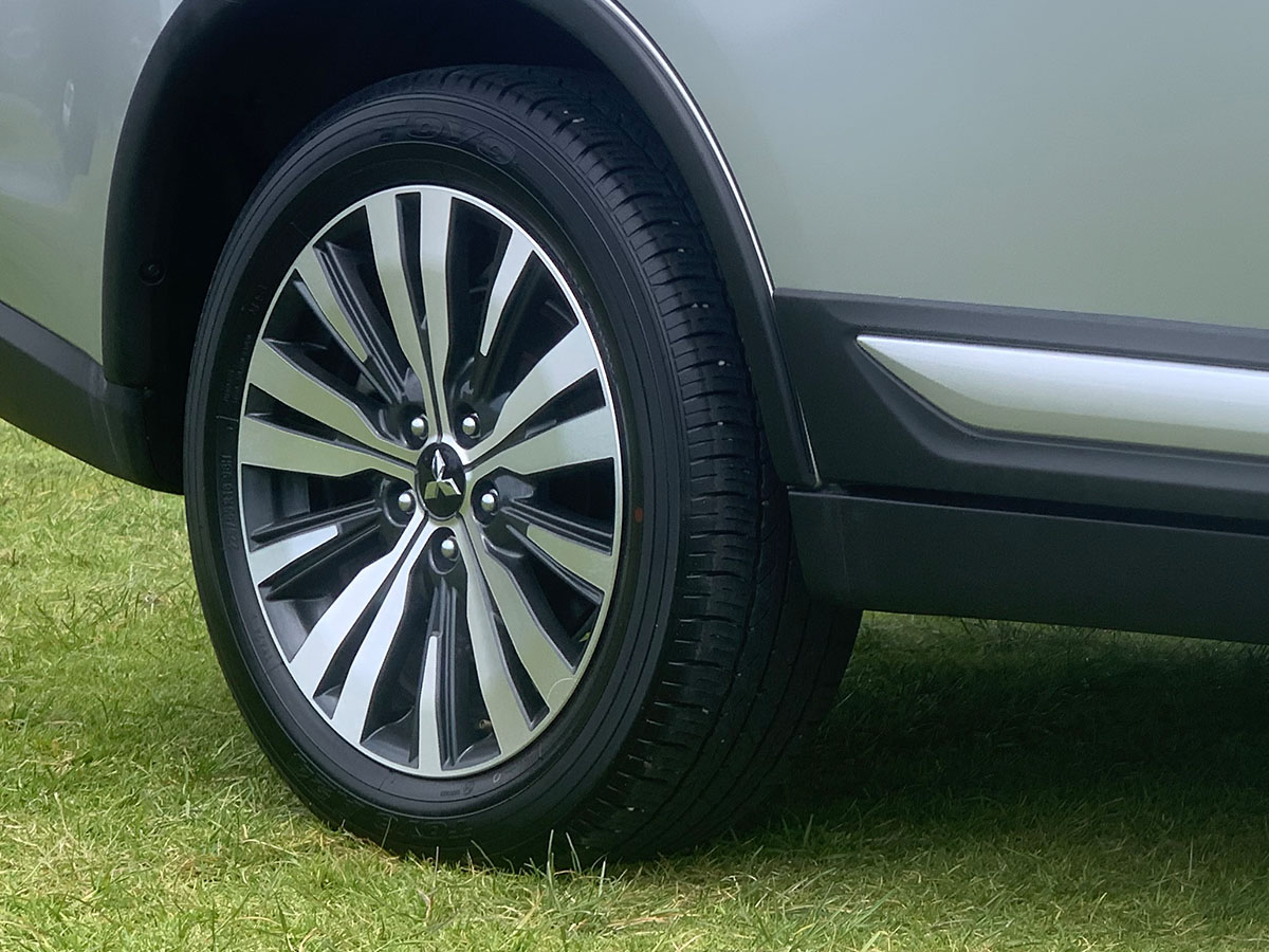 2021 Mitsubishi Outlander LS 2.4L Petrol 7 Seater Automatic