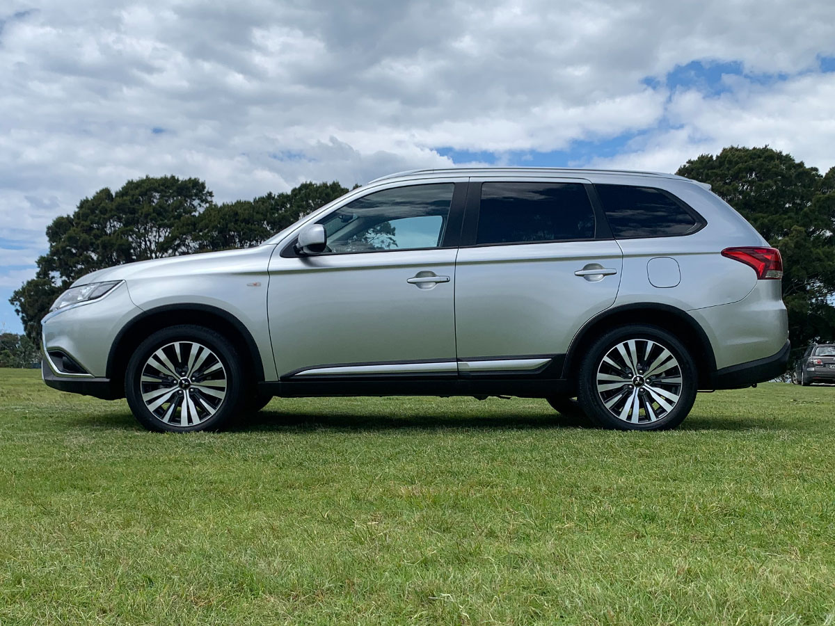 2021 Mitsubishi Outlander LS 2.4L Petrol 7 Seater Automatic