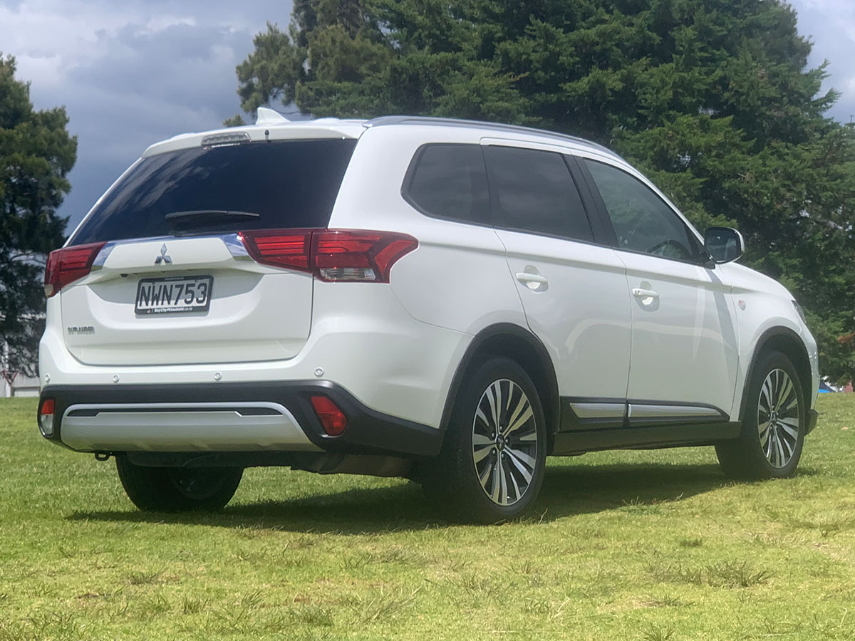 2021 Mitsubishi Outlander LS 2.4L Petrol 7 Seater Automatic