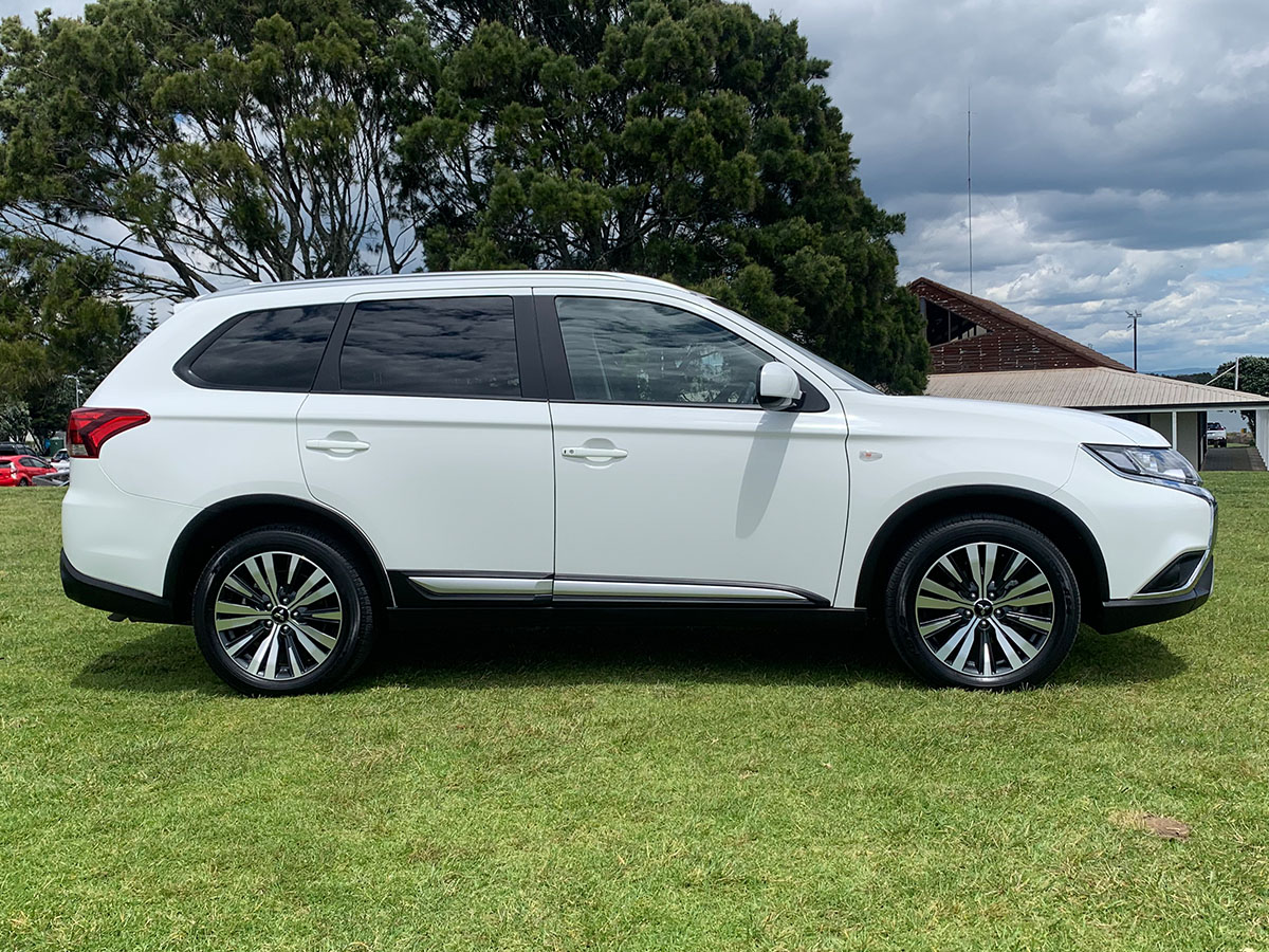 2021 Mitsubishi Outlander LS 2.4L Petrol 7 Seater Automatic