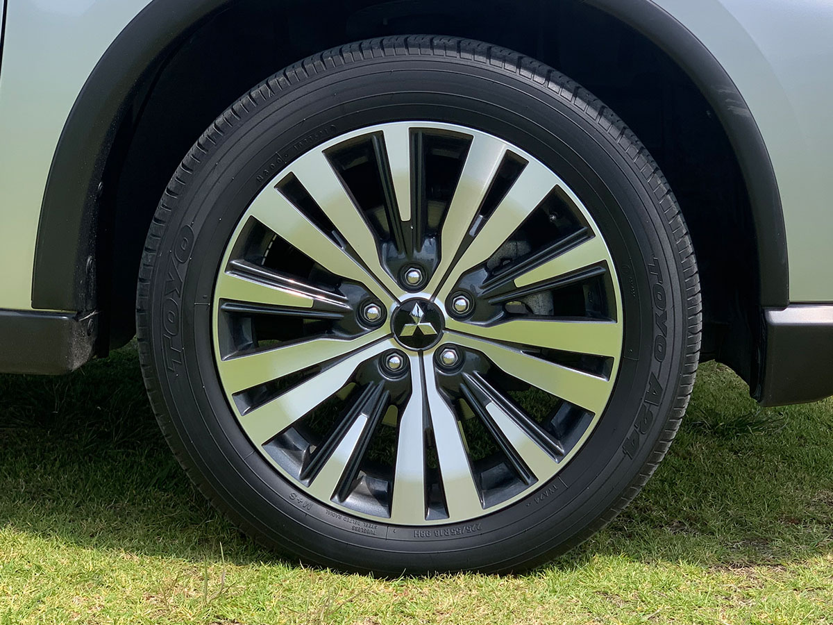 2021 Mitsubishi Outlander LS 2.4L Petrol 7 Seater Automatic