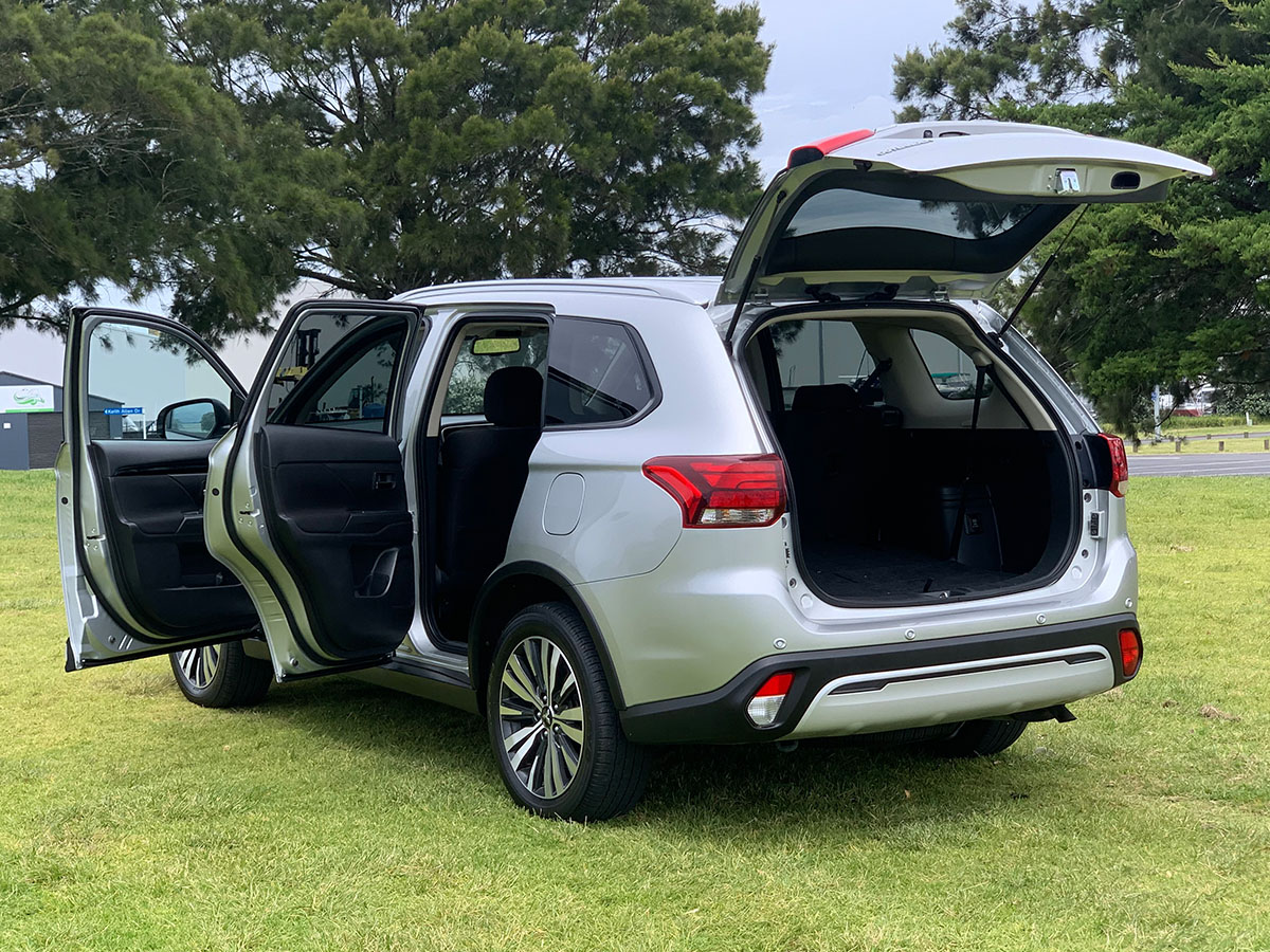 2021 Mitsubishi Outlander LS 2.4L Petrol 7 Seater Automatic