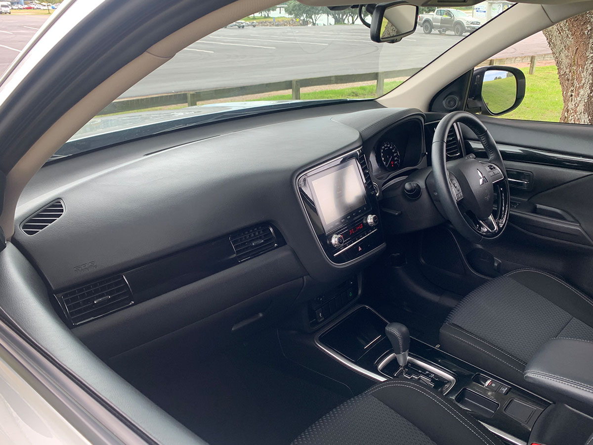 2021 Mitsubishi Outlander LS 2.4L Petrol 7 Seater Automatic