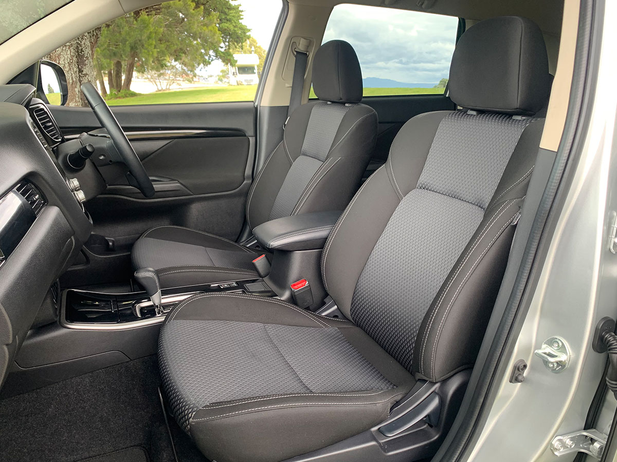 2021 Mitsubishi Outlander LS 2.4L Petrol 7 Seater Automatic