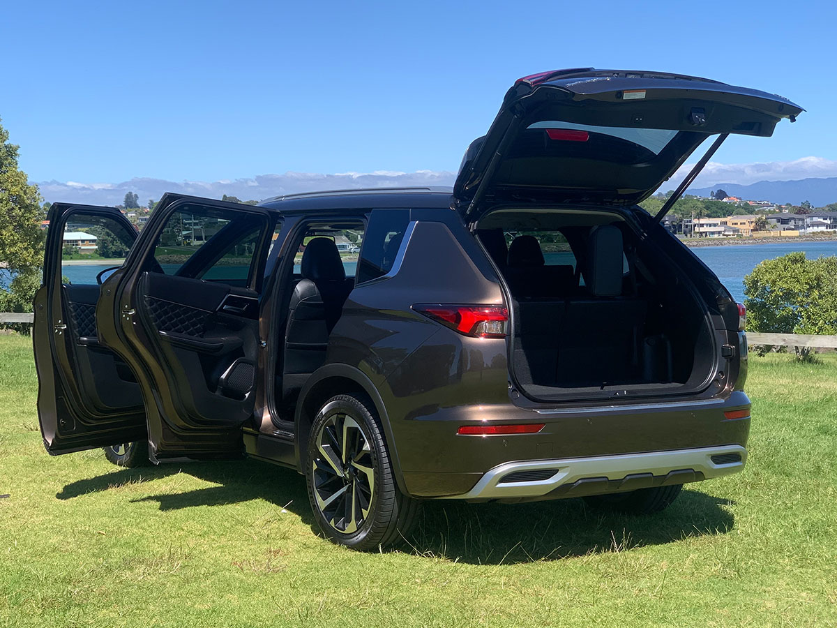 2022 Mitsubishi Outlander VRX 2WD 7 Seater 2.5L Petrol Auto