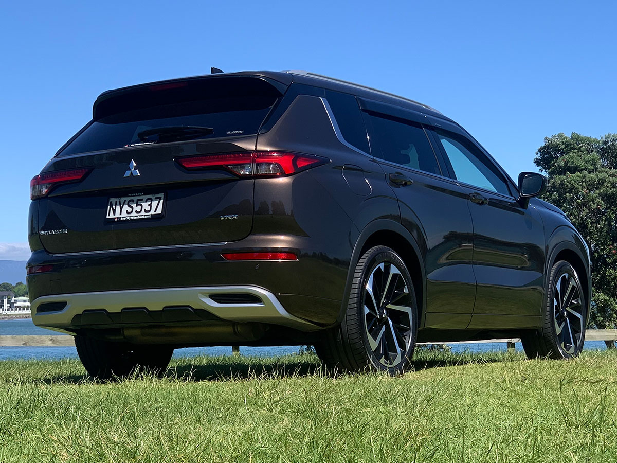 2022 Mitsubishi Outlander VRX 2WD 7 Seater 2.5L Petrol Auto