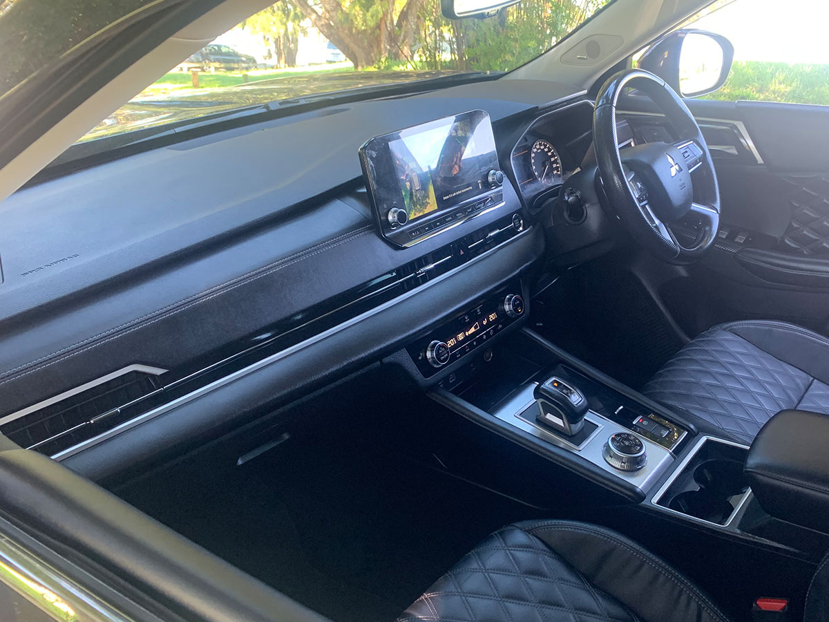 2022 Mitsubishi Outlander VRX 2WD 7 Seater 2.5L Petrol Auto