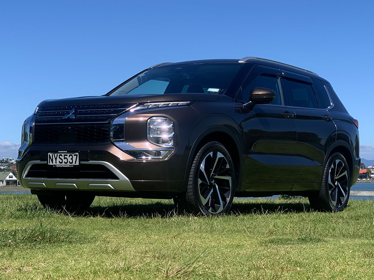 2022 Mitsubishi Outlander VRX 2WD 7 Seater 2.5L Petrol Auto
