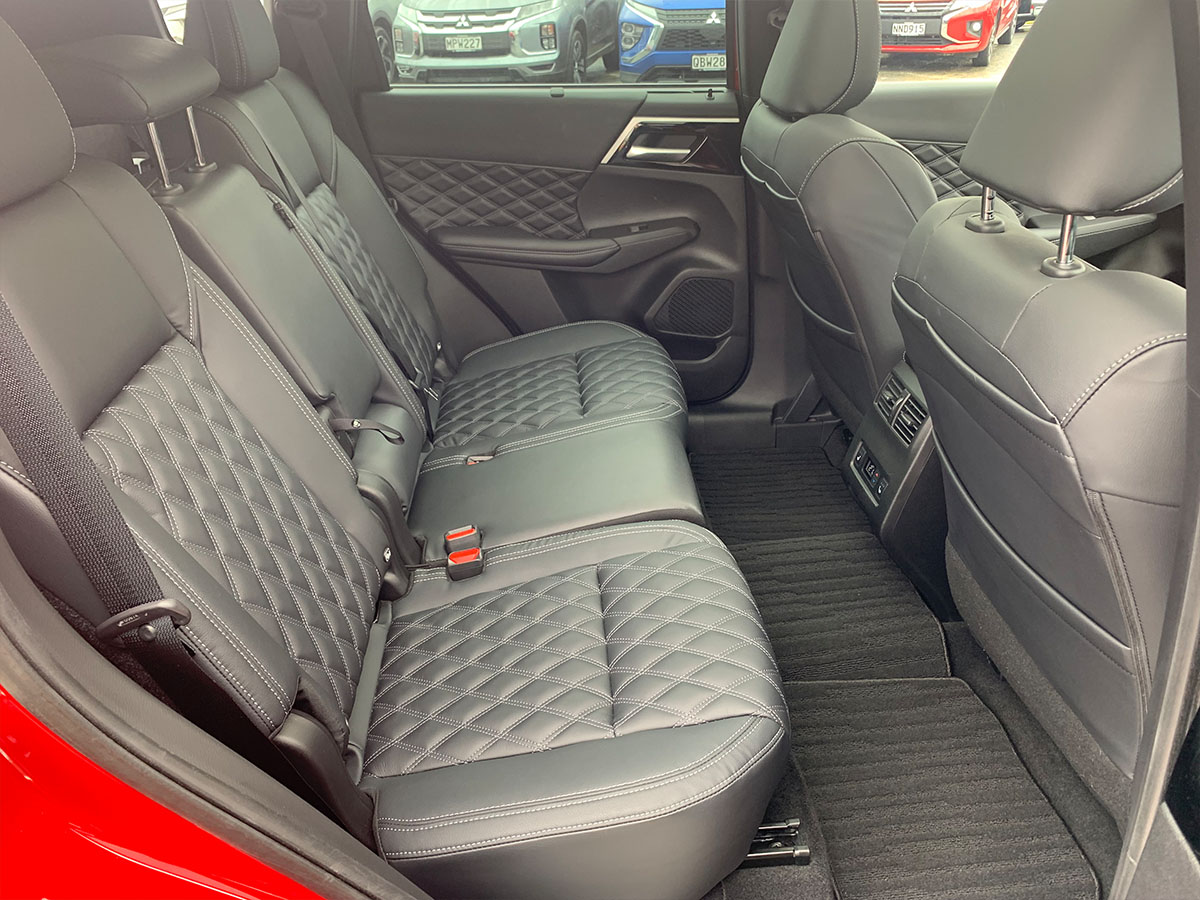 2022 Mitsubishi Outlander PHEV VRX 4WD Hybrid