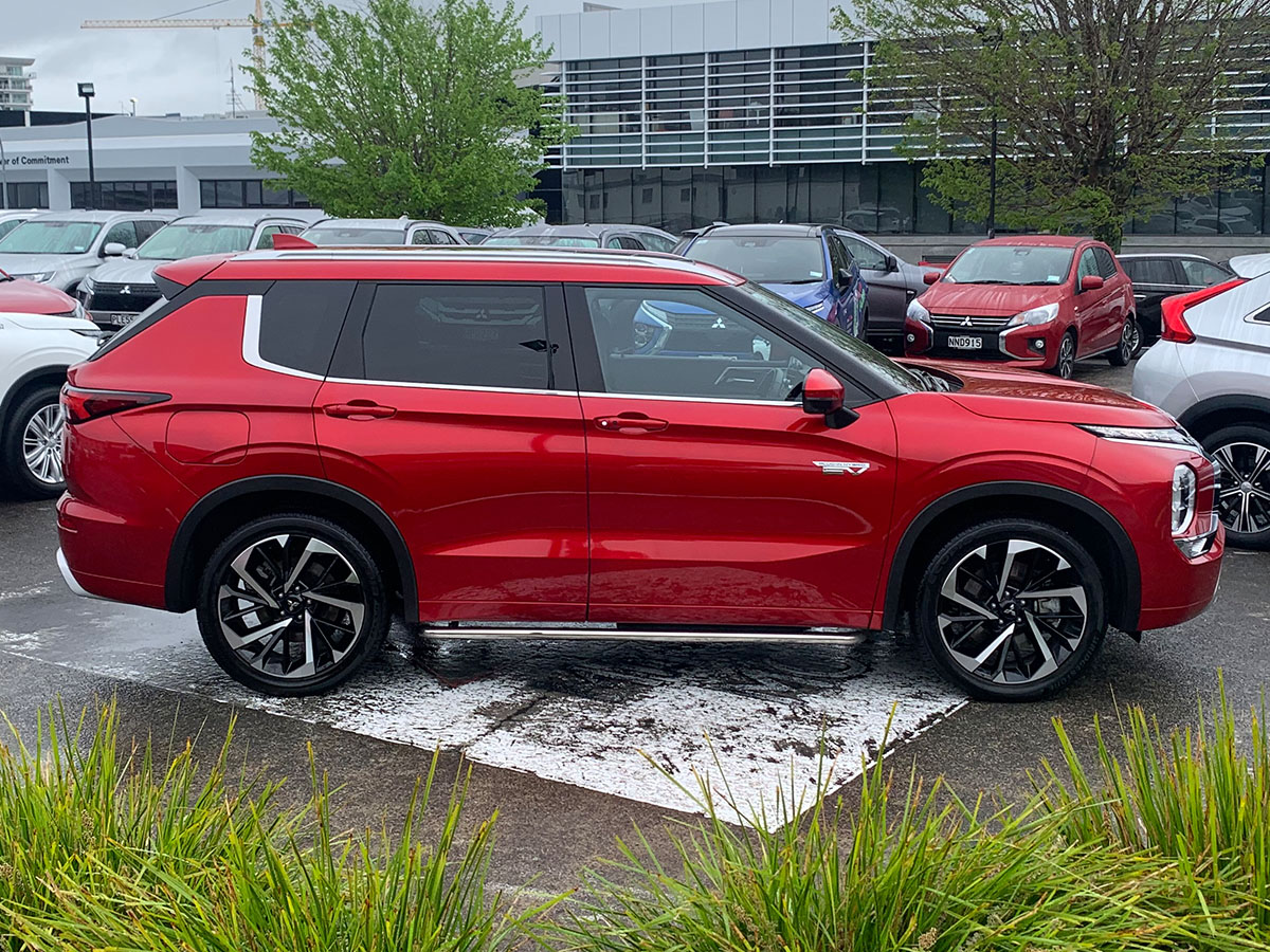 2022 Mitsubishi Outlander PHEV VRX 4WD Hybrid