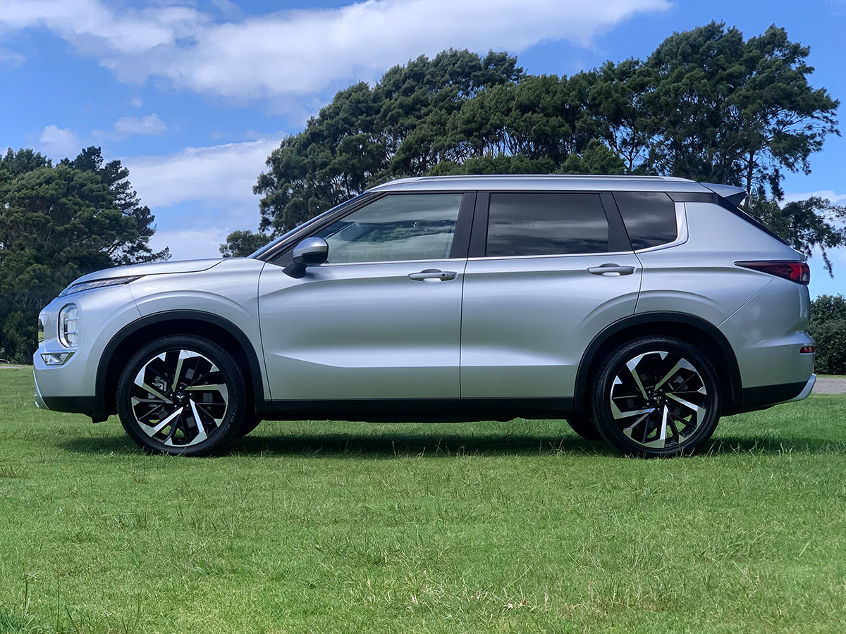 2022 Mitsubishi Outlander XLS 4WD 7 Seater 2.5L Petrol