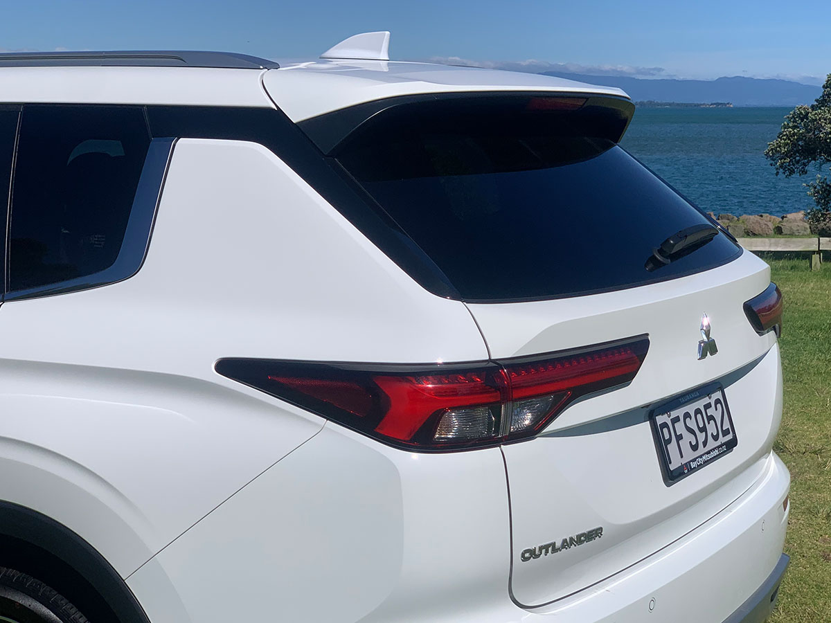 2022 Mitsubishi Outlander XLS 2WD 7 Seater 2.5L Petrol