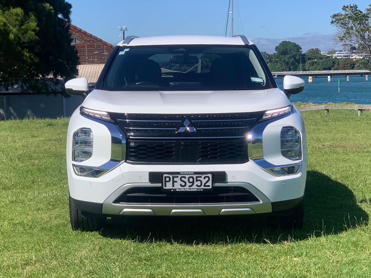 2022 Mitsubishi Outlander XLS 2WD 7 Seater 2.5L Petrol