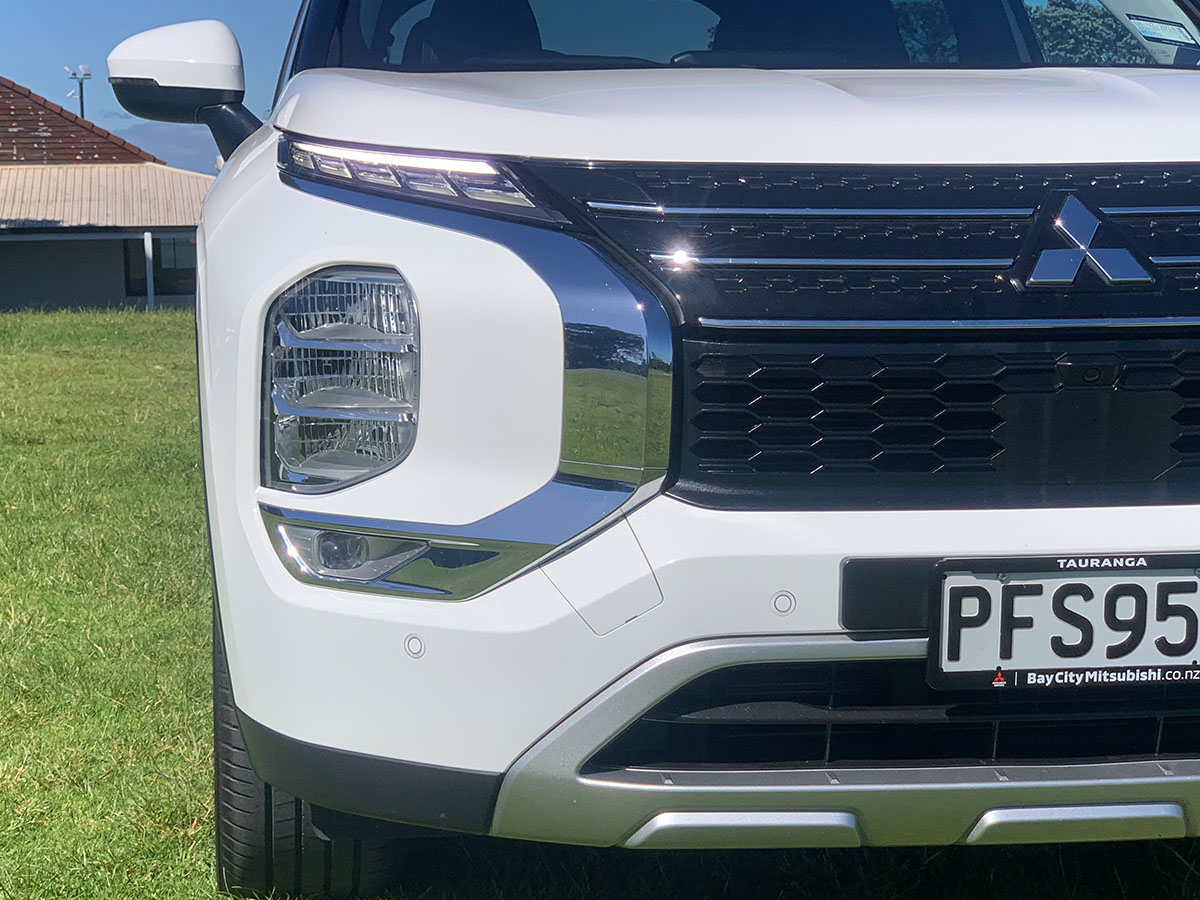 2022 Mitsubishi Outlander XLS 2WD 7 Seater 2.5L Petrol