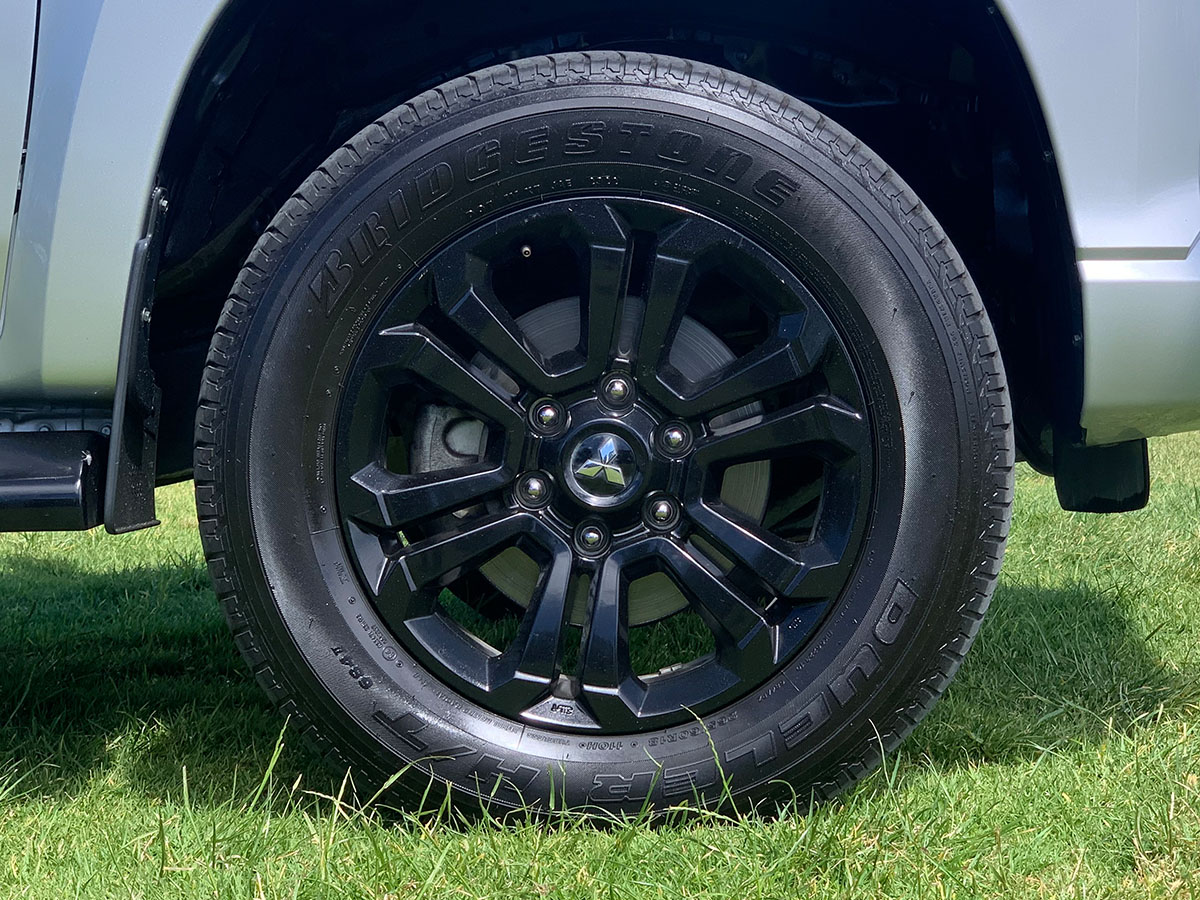 2022 Mitsubishi Triton GLSB 4WD 2.4L Diesel Turbo 6 Speed Auto