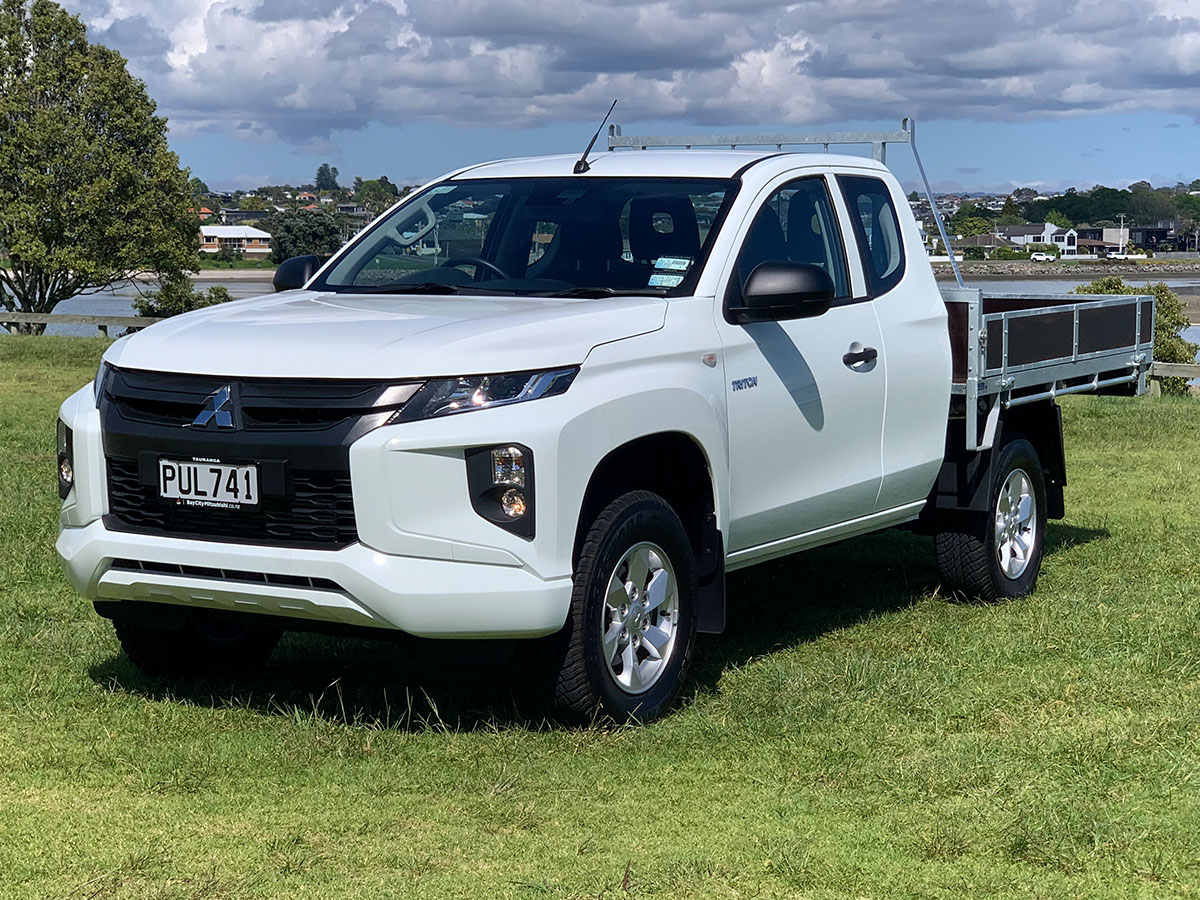2023 Mitsubishi Triton GLX Club Cab Chassis 4WD 2.4L Diesel Turbo Auto