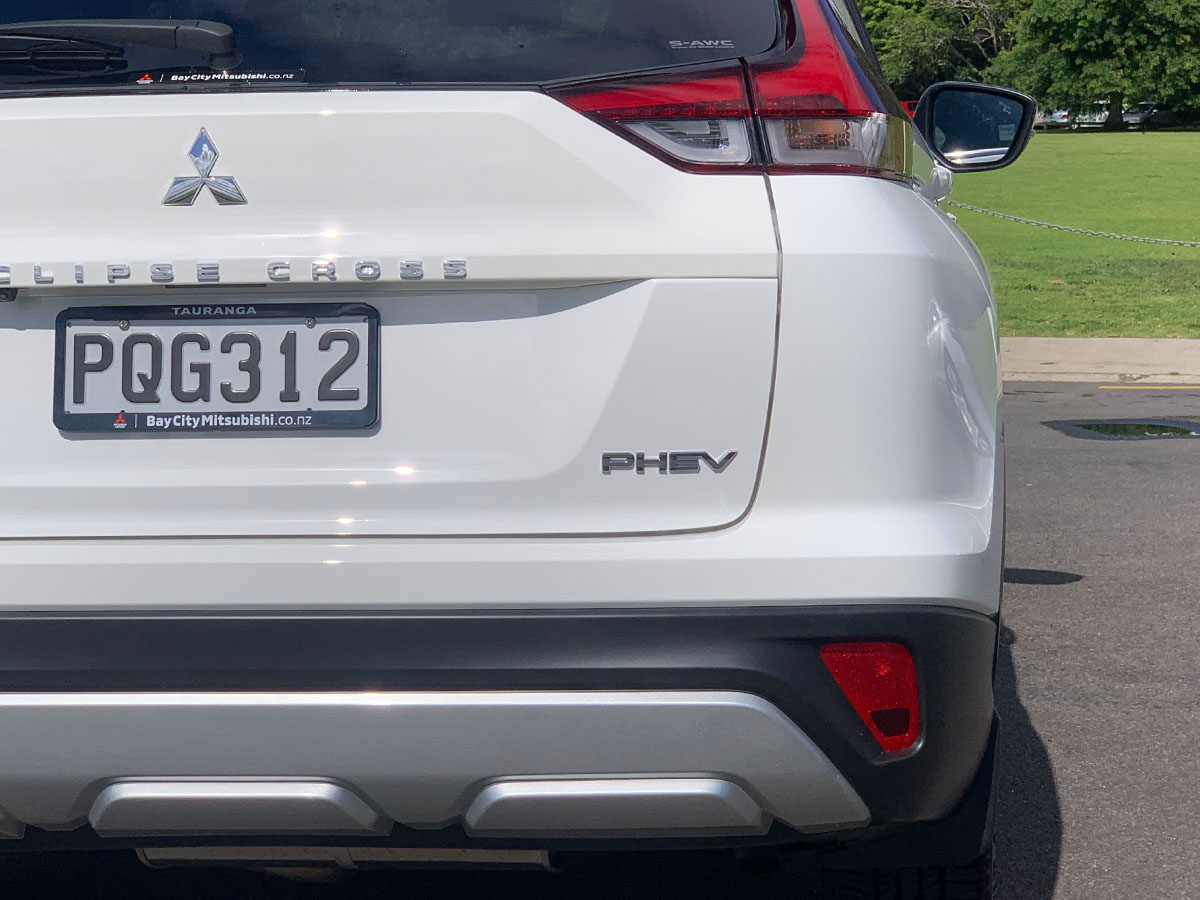 2023 Mitsubishi Eclipse Cross PHEV XLS 4WD Hybrid