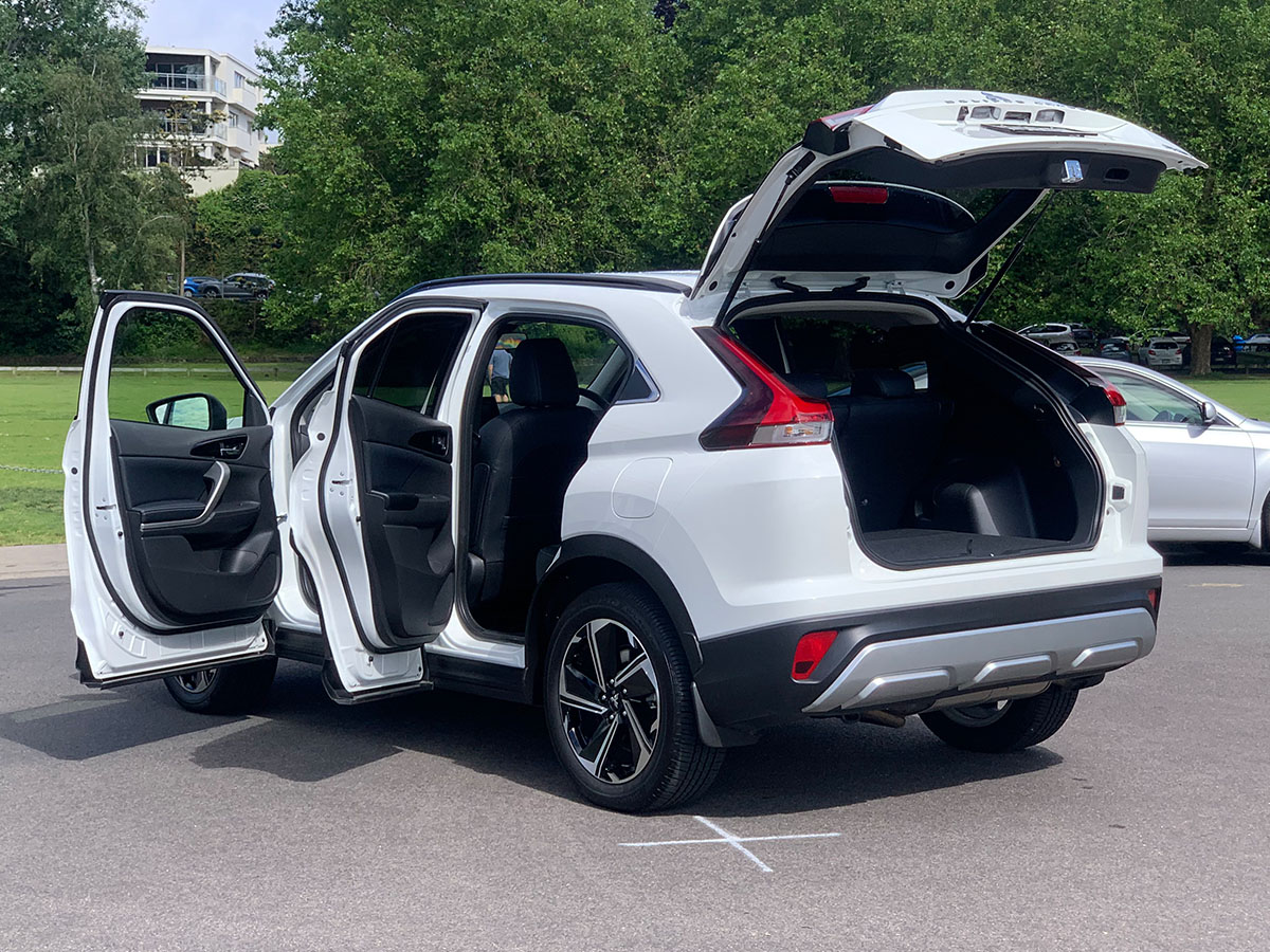 2023 Mitsubishi Eclipse Cross PHEV XLS 4WD Hybrid