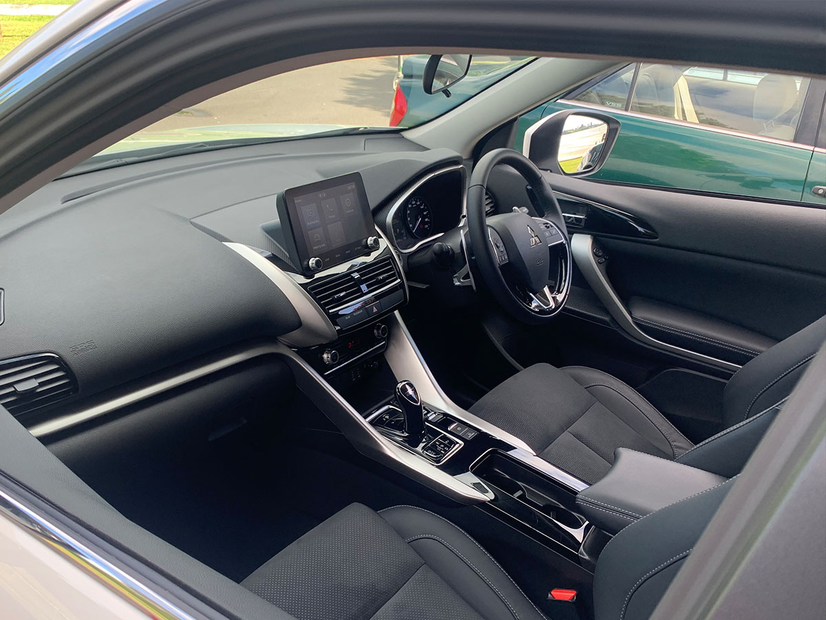 2023 Mitsubishi Eclipse Cross PHEV XLS 4WD Hybrid