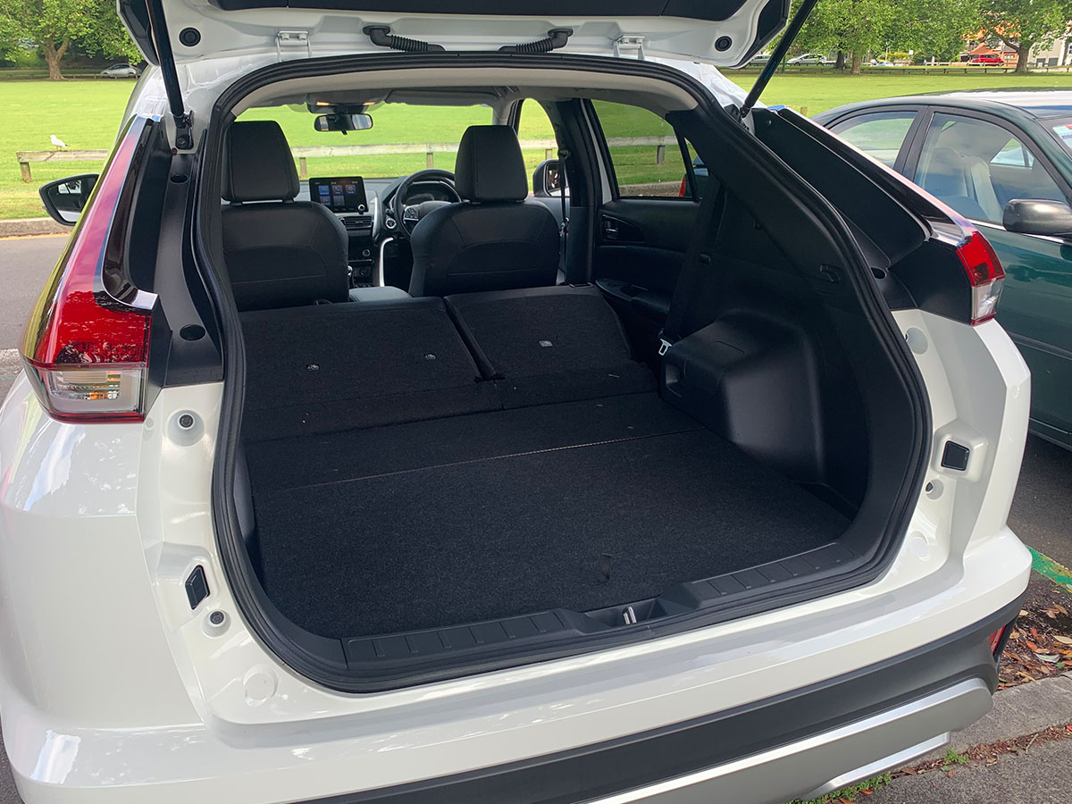 2023 Mitsubishi Eclipse Cross PHEV XLS 4WD Hybrid