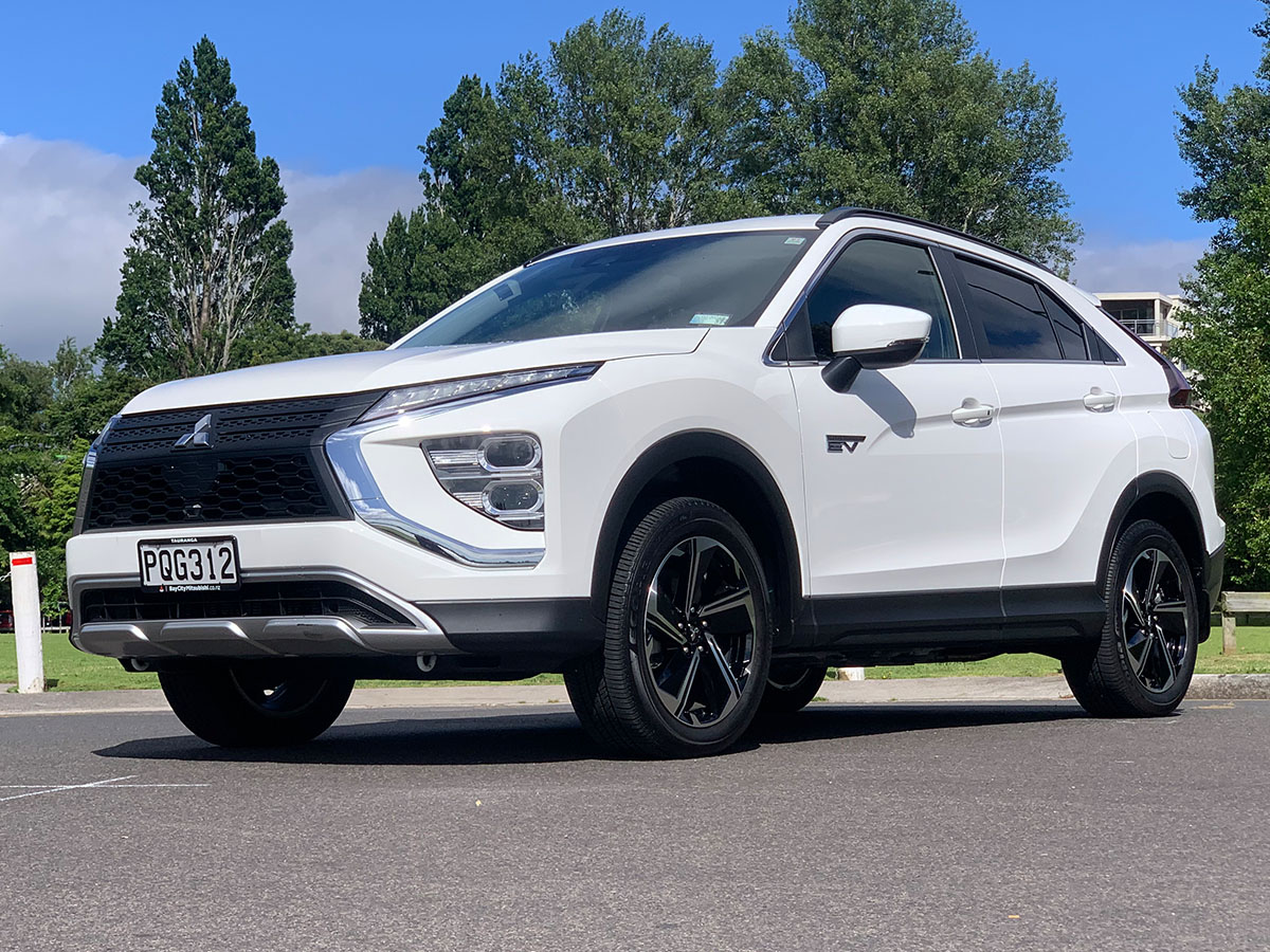 2023 Mitsubishi Eclipse Cross PHEV XLS 4WD Hybrid