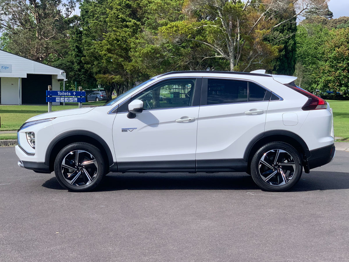 2023 Mitsubishi Eclipse Cross PHEV XLS 4WD Hybrid