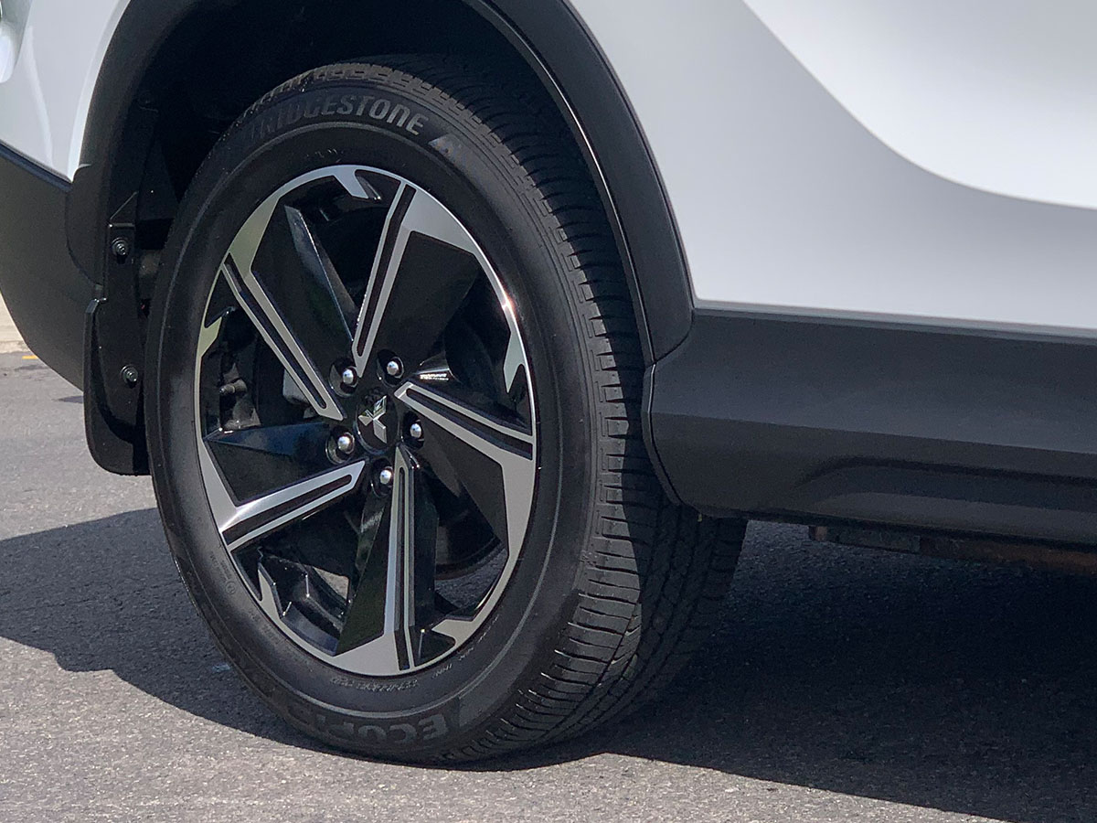 2023 Mitsubishi Eclipse Cross PHEV XLS 4WD Hybrid