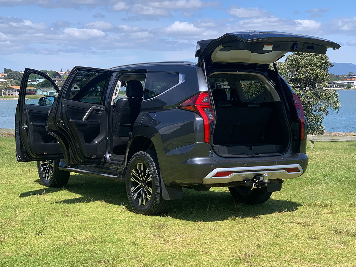 2023 Mitsubishi Pajero Sport VRX