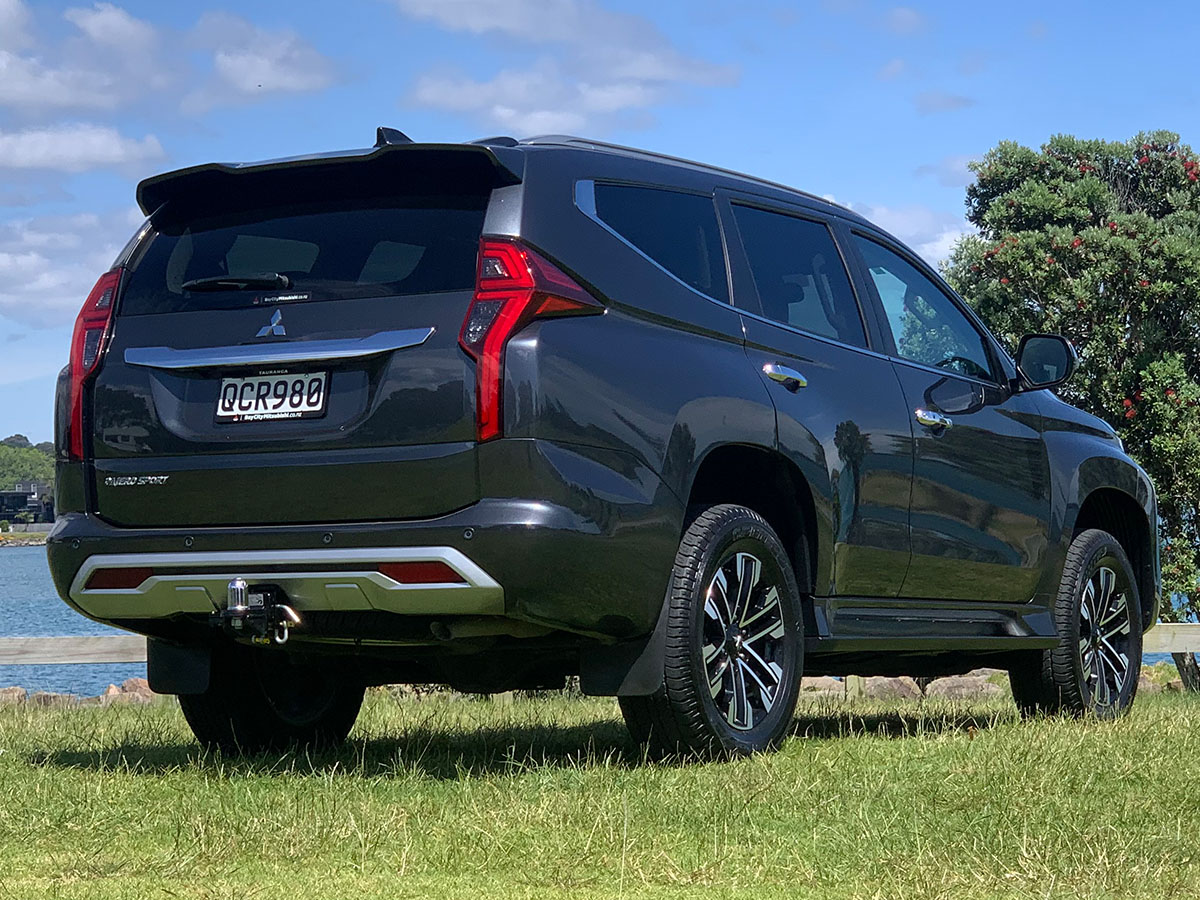 2023 Mitsubishi Pajero Sport VRX