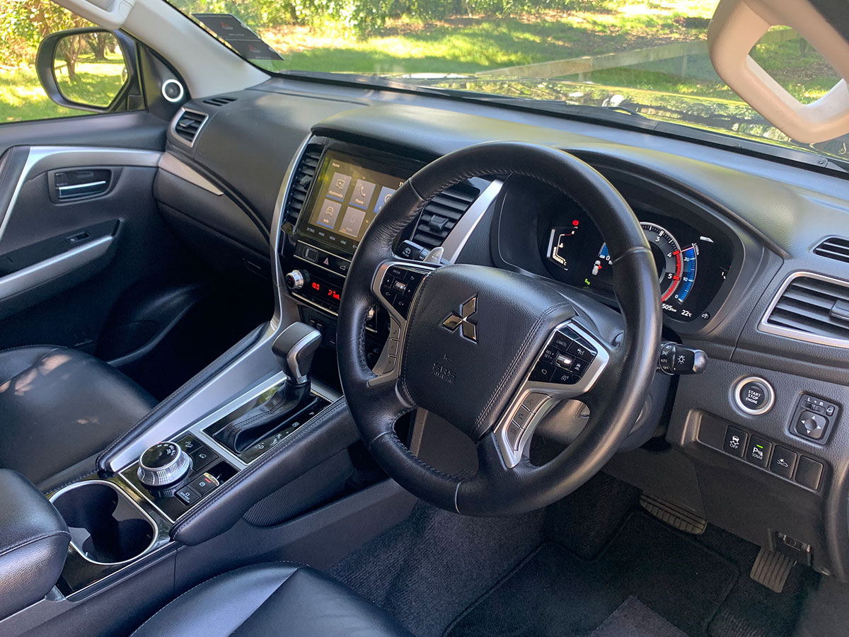 2023 Mitsubishi Pajero Sport VRX