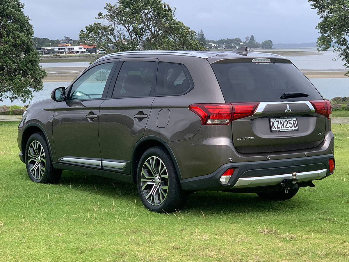 2017 Mitsubishi Outlander XLS 2.0L 2WD Petrol Automatic