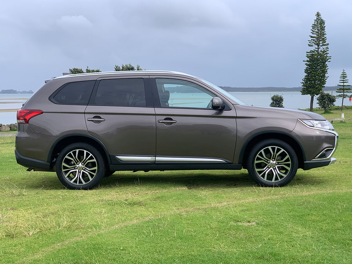 2017 Mitsubishi Outlander XLS 2.0L 2WD Petrol Automatic