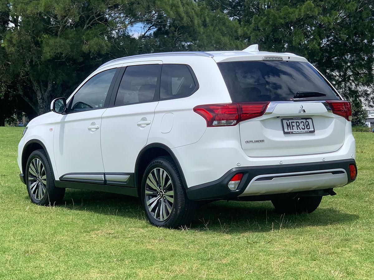 2019 Mitsubishi Outlander LS 2.4L Petrol 4WD 7 Seater Automatic