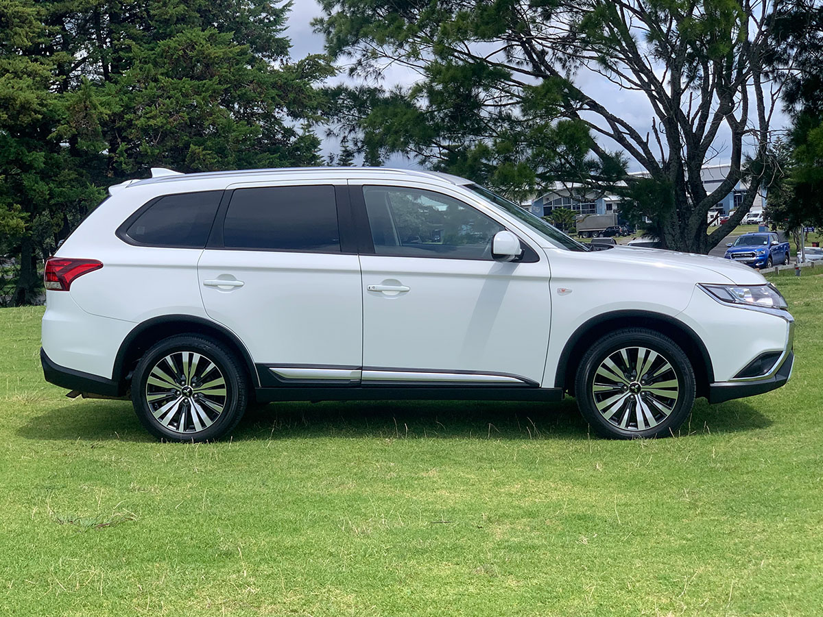 2019 Mitsubishi Outlander LS 2.4L Petrol 4WD 7 Seater Automatic