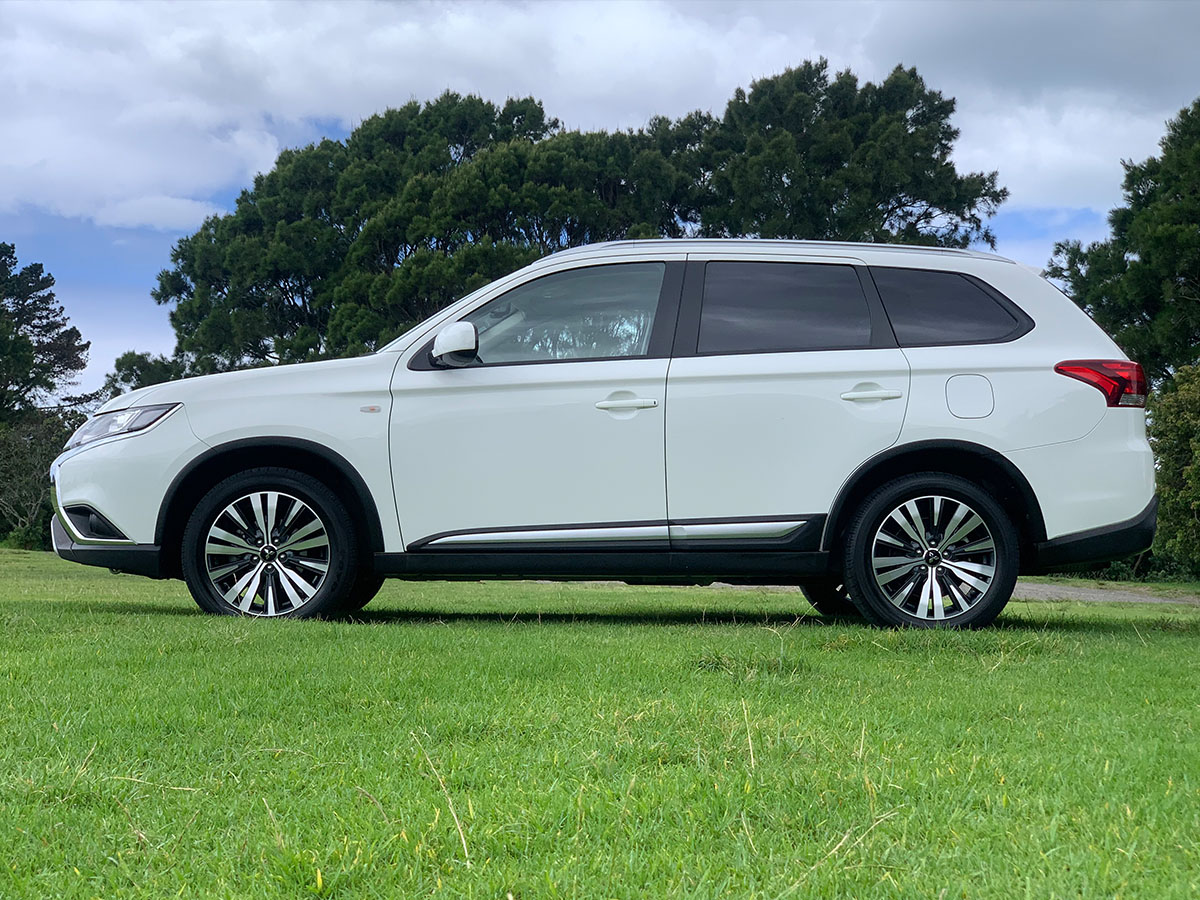 2021 Mitsubishi Outlander LS 2.4L Petrol 7 Seater Automatic