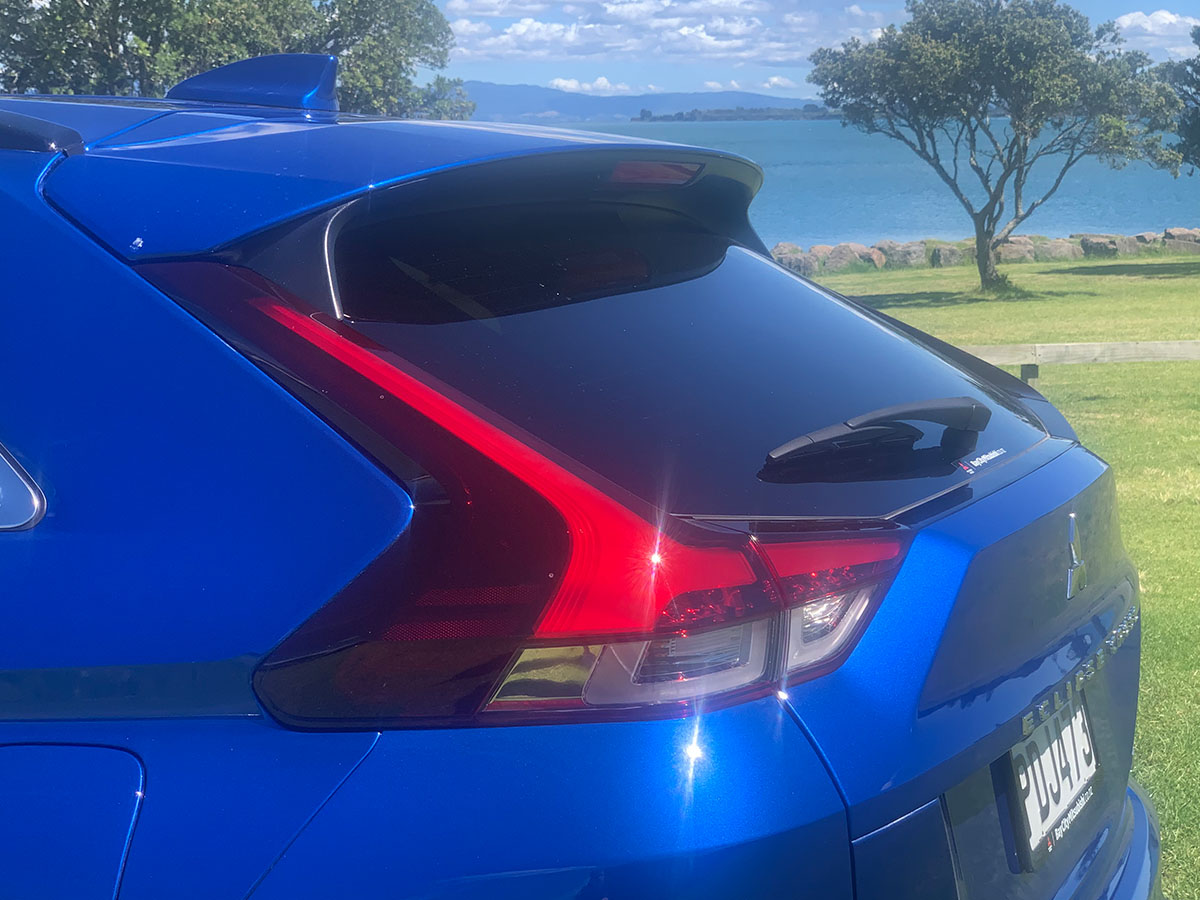 2022 Mitsubishi Eclipse Cross PHEV XLS 4WD HYBRID