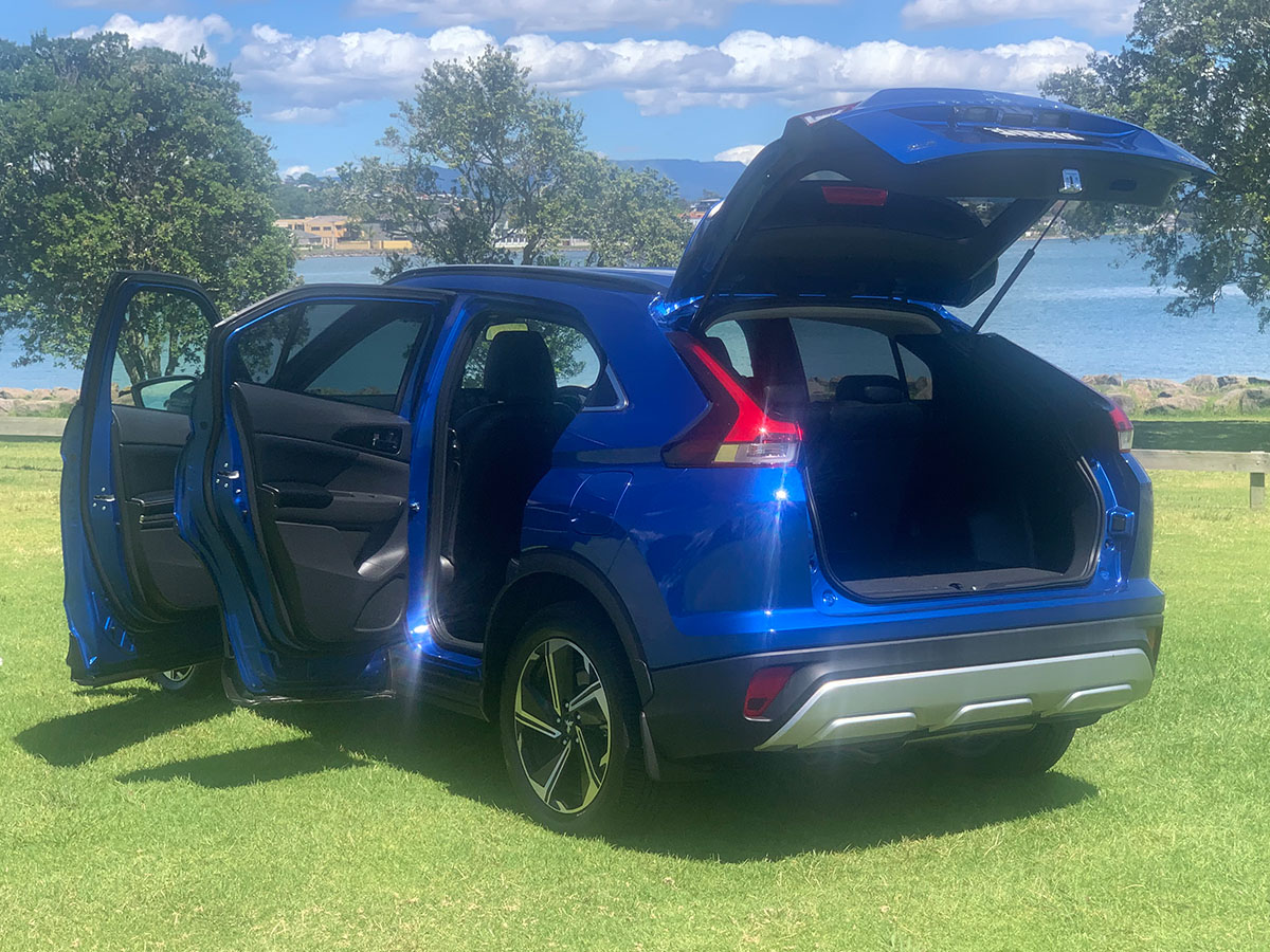 2022 Mitsubishi Eclipse Cross PHEV XLS 4WD HYBRID